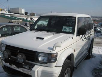 1996 Mitsubishi Pajero Images