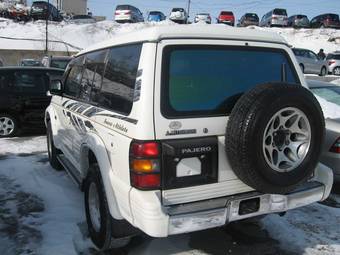 1996 Mitsubishi Pajero Pictures