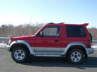 1996 Mitsubishi Pajero Images
