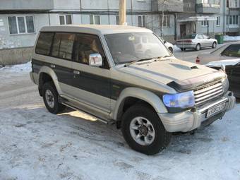 1996 Mitsubishi Pajero Photos