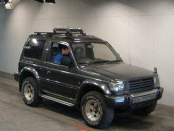 1996 Mitsubishi Pajero Pictures