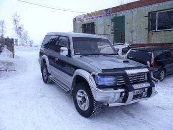 1996 Mitsubishi Pajero Pictures