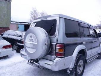 1996 Mitsubishi Pajero Photos