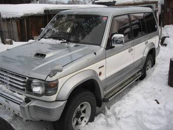 1996 Mitsubishi Pajero Pictures