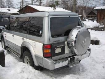 1996 Mitsubishi Pajero Pictures
