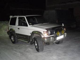 1996 Mitsubishi Pajero Photos