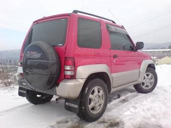 1996 Mitsubishi Pajero Photos