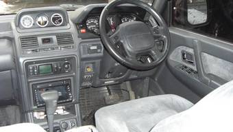 1996 Mitsubishi Pajero Photos