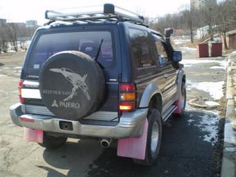 1996 Mitsubishi Pajero Images