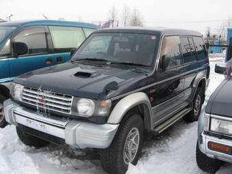 1996 Mitsubishi Pajero Pictures