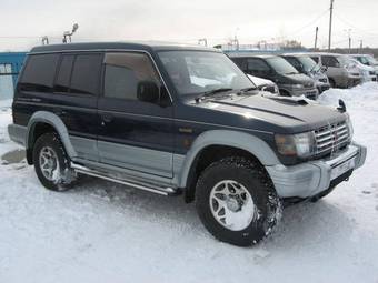 1996 Mitsubishi Pajero Photos