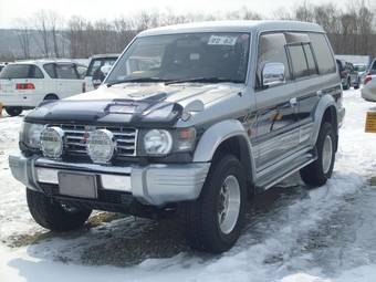 1996 Mitsubishi Pajero Photos