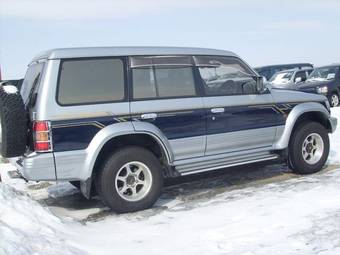 1996 Mitsubishi Pajero Pictures
