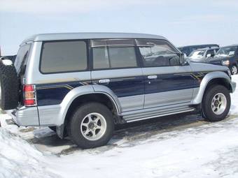 1996 Mitsubishi Pajero Pictures