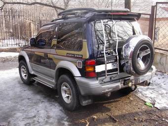 1996 Mitsubishi Pajero Pictures