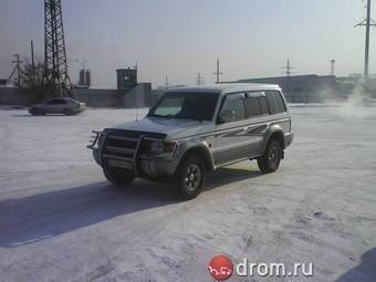 1996 Mitsubishi Pajero Pictures