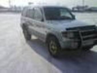 1996 Mitsubishi Pajero Photos