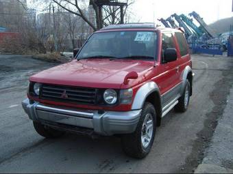1996 Mitsubishi Pajero Pictures