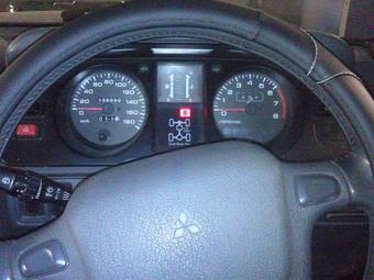 1996 Mitsubishi Pajero Pictures