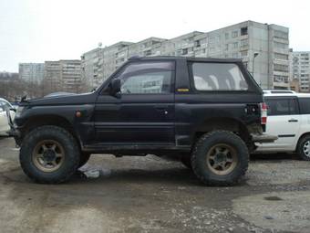 1996 Mitsubishi Pajero Photos