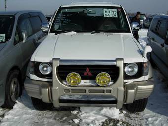 1996 Mitsubishi Pajero Photos