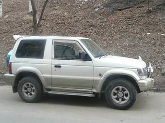 1996 Mitsubishi Pajero Photos