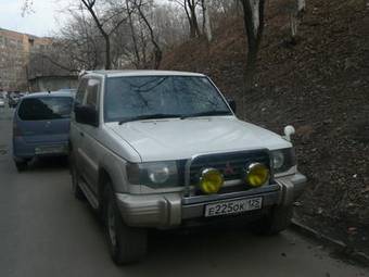 1996 Mitsubishi Pajero Pictures