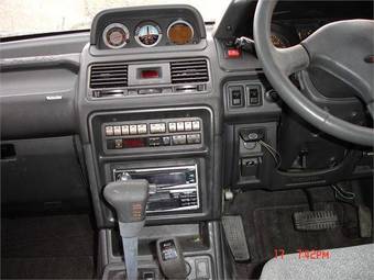 1996 Mitsubishi Pajero Photos