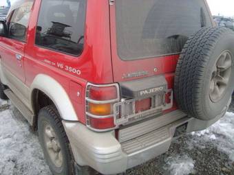 1996 Mitsubishi Pajero Photos