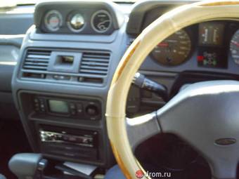 1996 Mitsubishi Pajero Photos