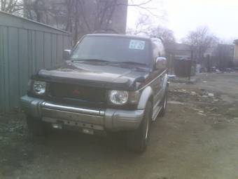 1996 Mitsubishi Pajero Photos