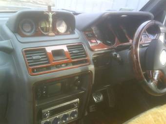 1996 Mitsubishi Pajero Photos