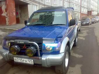 1996 Mitsubishi Pajero Photos