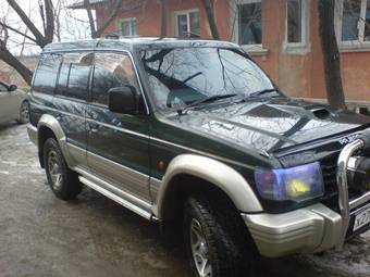 1996 Mitsubishi Pajero Photos