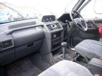 1996 Mitsubishi Pajero Pictures