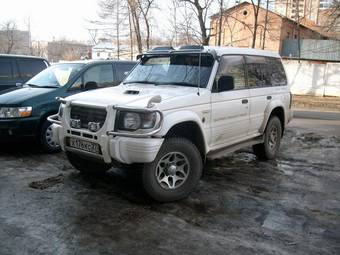 1996 Mitsubishi Pajero Pictures