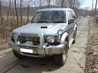 1996 Mitsubishi Pajero Photos
