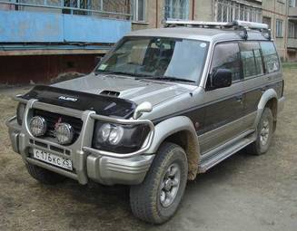 1996 Mitsubishi Pajero Photos