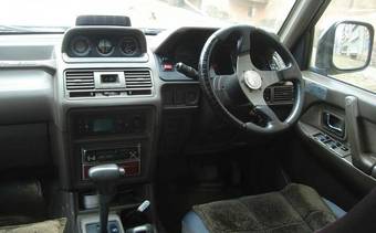 1996 Mitsubishi Pajero Pictures