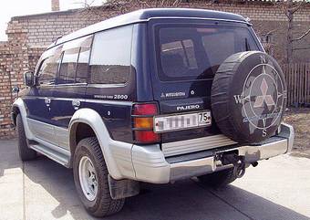 1996 Mitsubishi Pajero Pictures