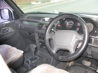 1996 Mitsubishi Pajero Photos