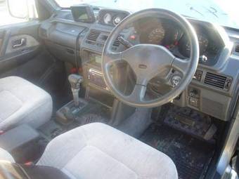1996 Mitsubishi Pajero Images