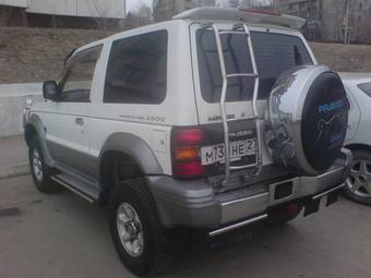 1996 Mitsubishi Pajero Photos