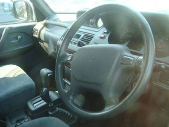1996 Mitsubishi Pajero Pictures