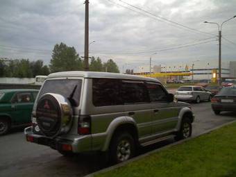 1996 Mitsubishi Pajero Photos