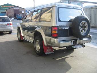1996 Mitsubishi Pajero Photos