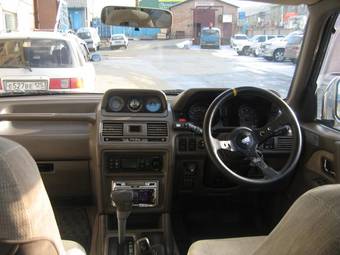 1996 Mitsubishi Pajero Pictures