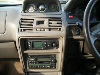 1996 Mitsubishi Pajero Pictures