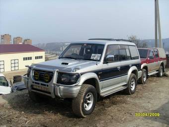 1996 Mitsubishi Pajero Photos