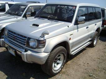 1996 Mitsubishi Pajero Photos